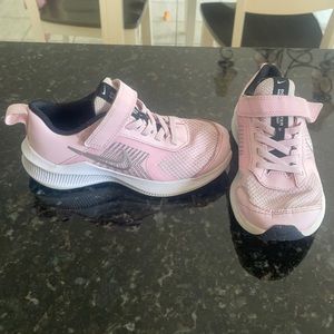 Girls Nike Sneakers SZ 11c